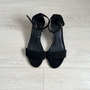3/$10 Whitmt. Black Ankle Strap Block Heels